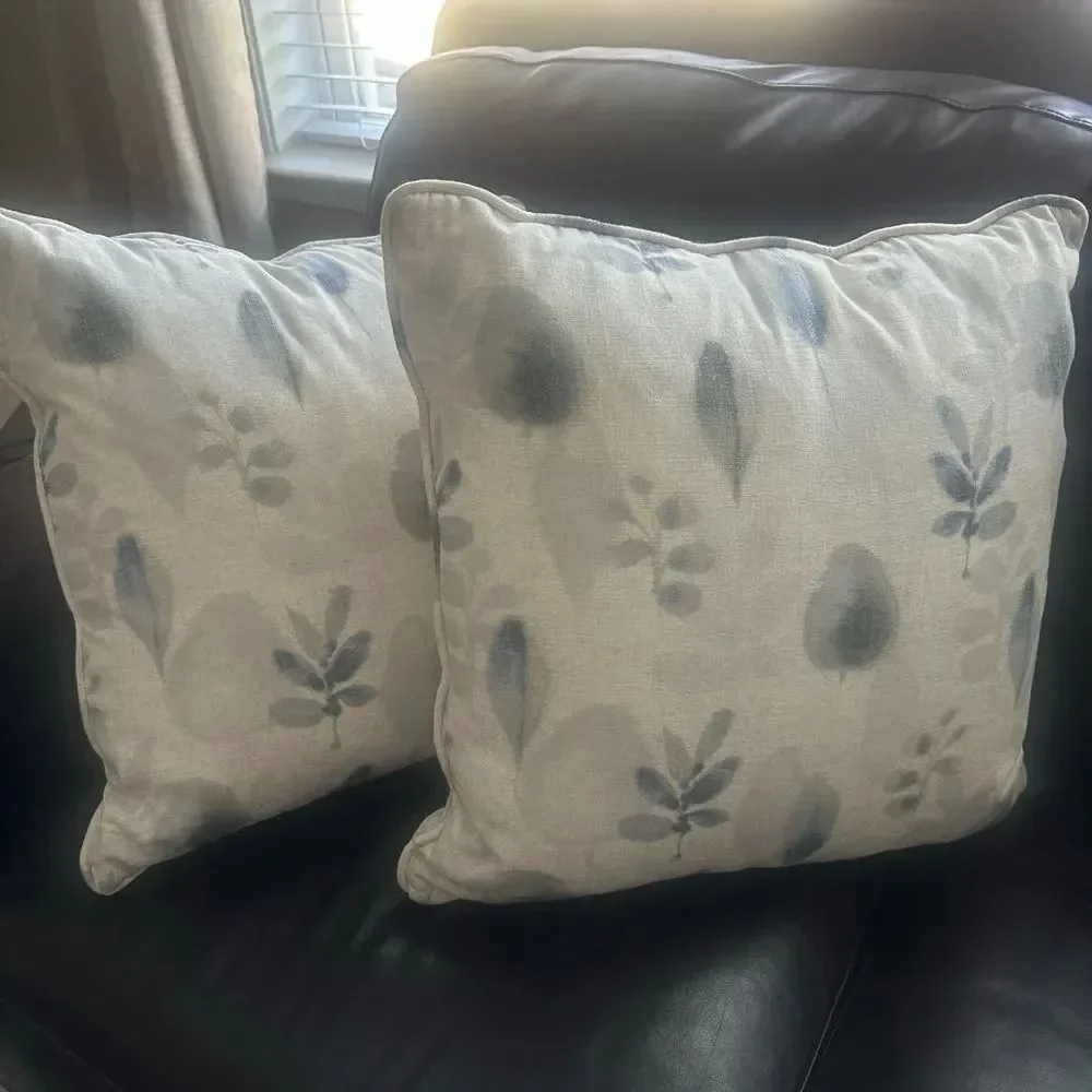 Bassett Custom Floral Pillows Decor 20”x20”